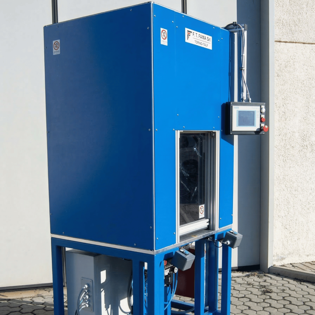 Semi-automatic system with cabin